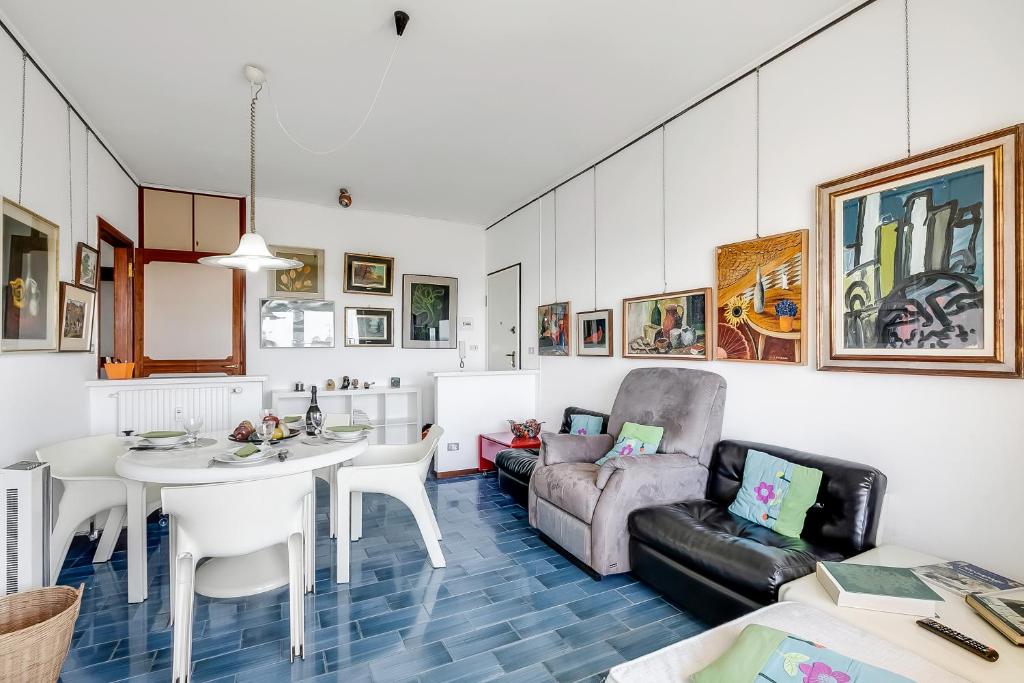 Owl House - Happy Rentals - 4