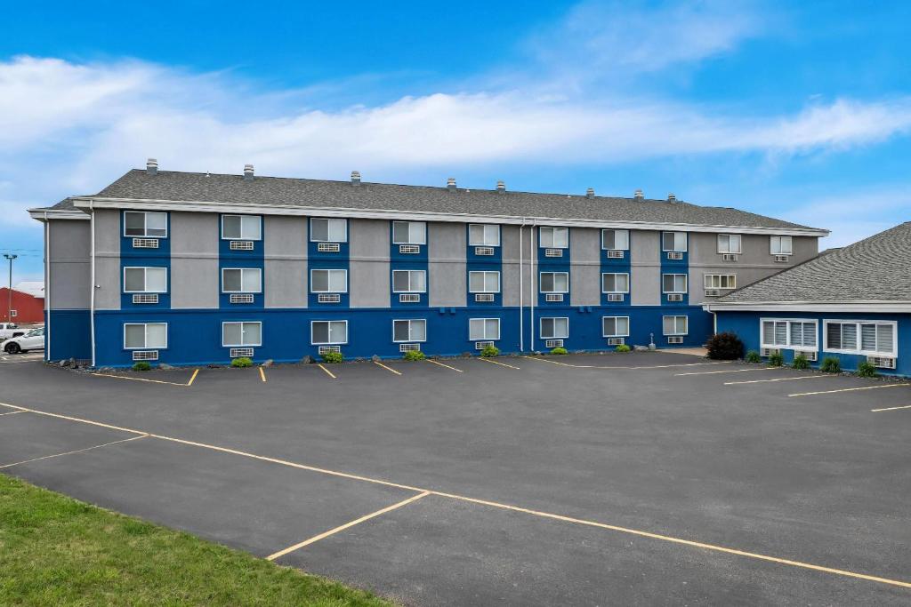 Super 8 by Wyndham Osseo WI, Osseo