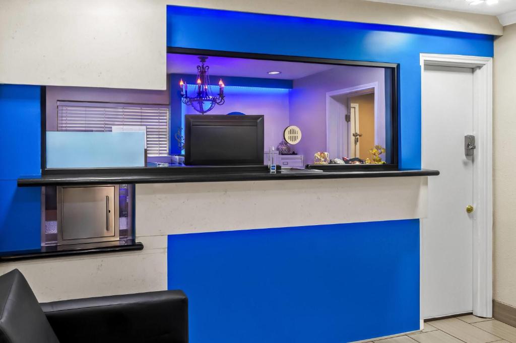 Lobby, Days Inn by Wyndham Houston East in Houston (TX)