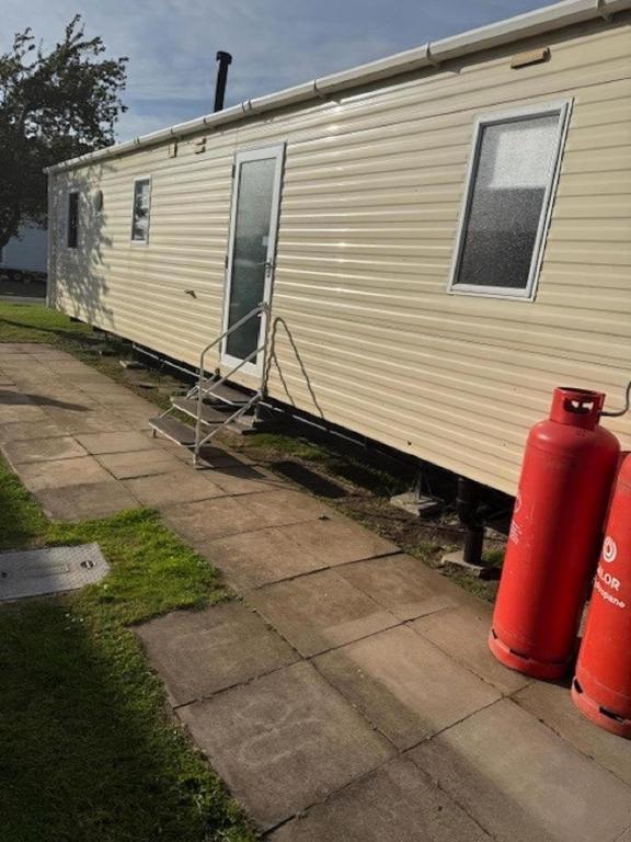 Lovely Dog Friendly 8 Berth Caravan At Sunnydale, Lincolnshire Ref 35197S, Louth