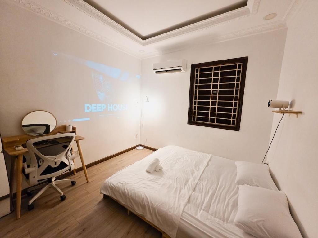 10 minutes walk from Bui vien, Ho Či Minovo Město