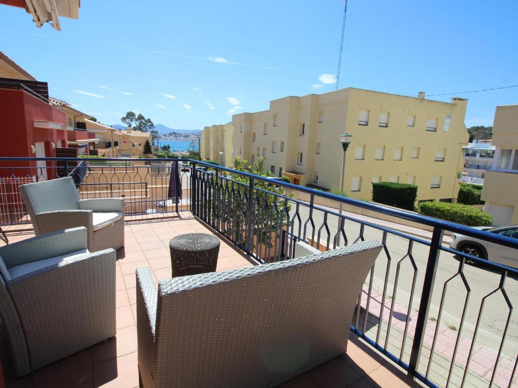 TRAMUNTANA - Casa amplia, moderna y muy bien equipada, situada en la zona de Grifeu - ES-228-144, Llança