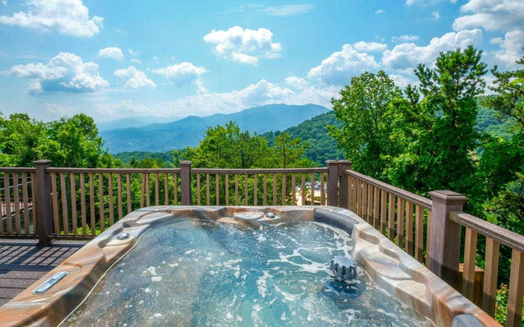 Eagles Nest, Gatlinburg