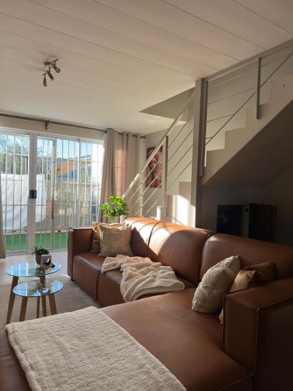 Ubuntu Escape, Windhoek