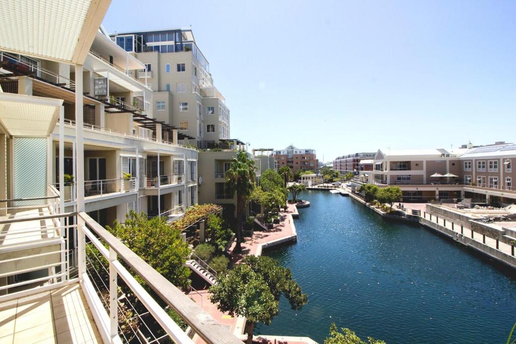 Fabulous Waterfront Living!, Кейптаун