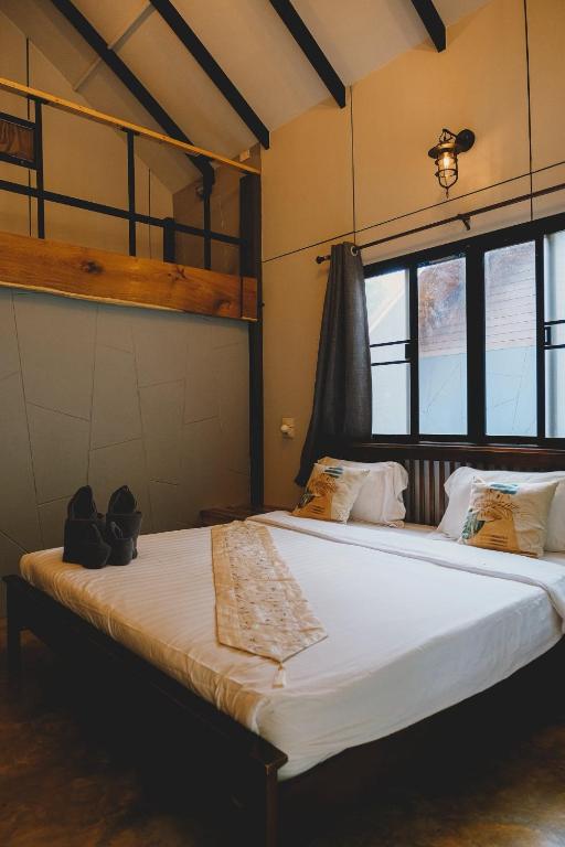 Bungalow - Water Front 