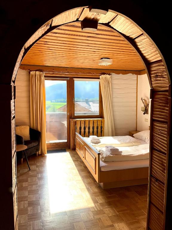 Hotel Wildrose - 1
