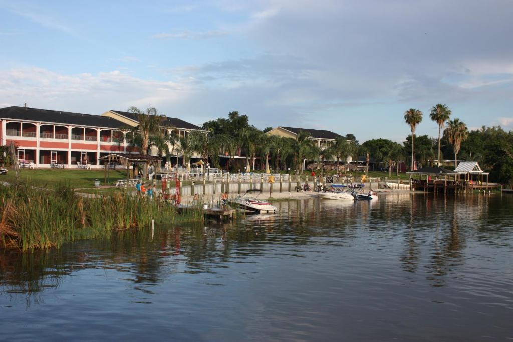 Lake Roy Beach Inn - Winter Haven photo