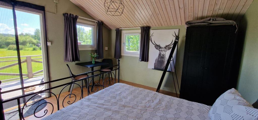 Cosy private cottage with stunning view, Sunne