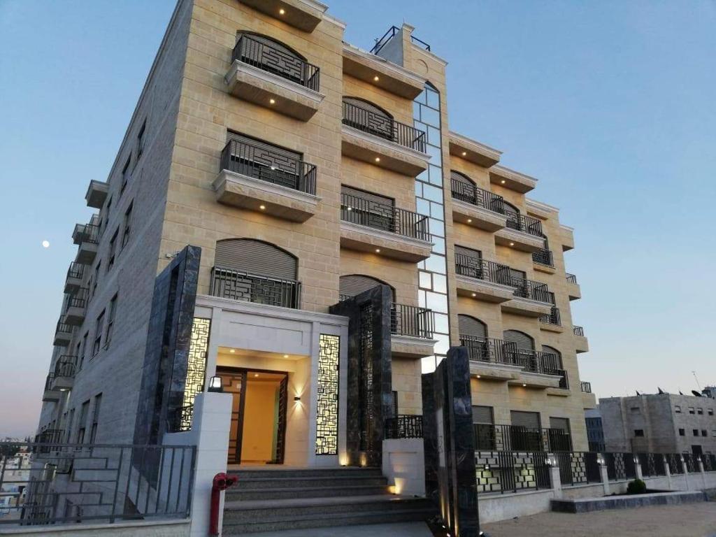 Apartment in Amman 7th Circle near Cozmo market, Ammán