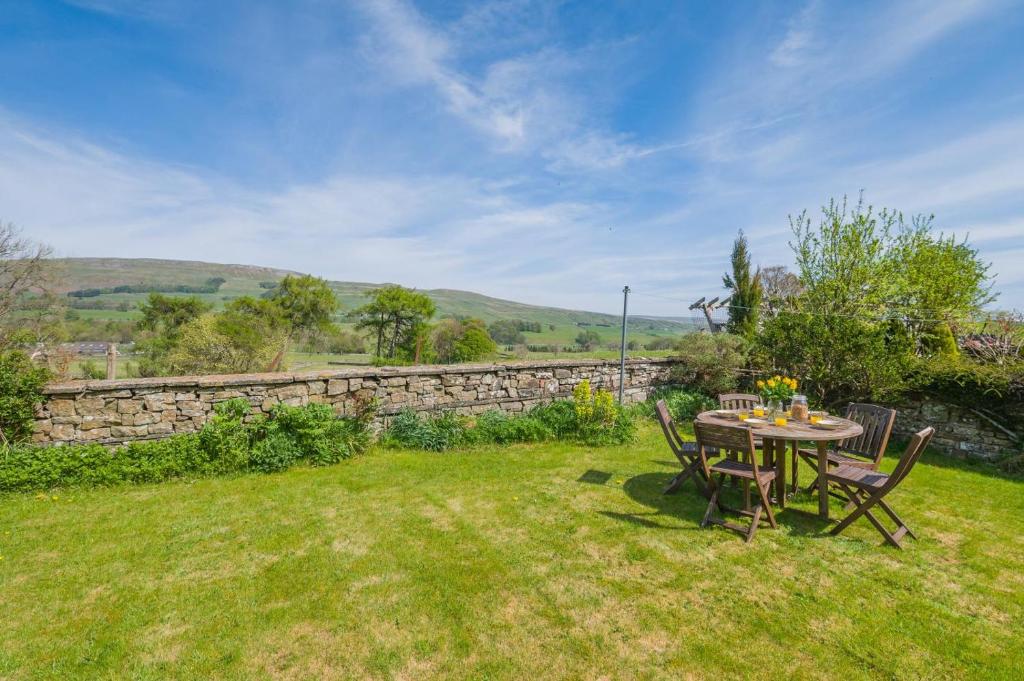 Stoneleigh - Hawes, Hawes