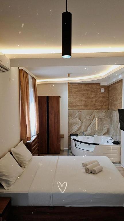 Aqua Studios with Spa & Free Parking - 3