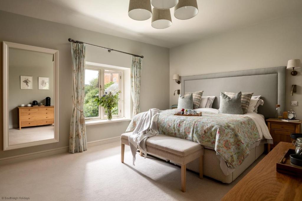 The Courtyard Suite, Colyton