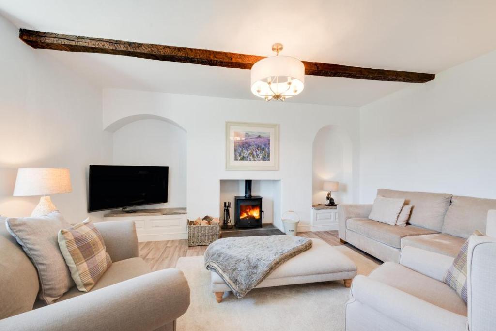 Amblers at Two Riverdale, Bainbridge