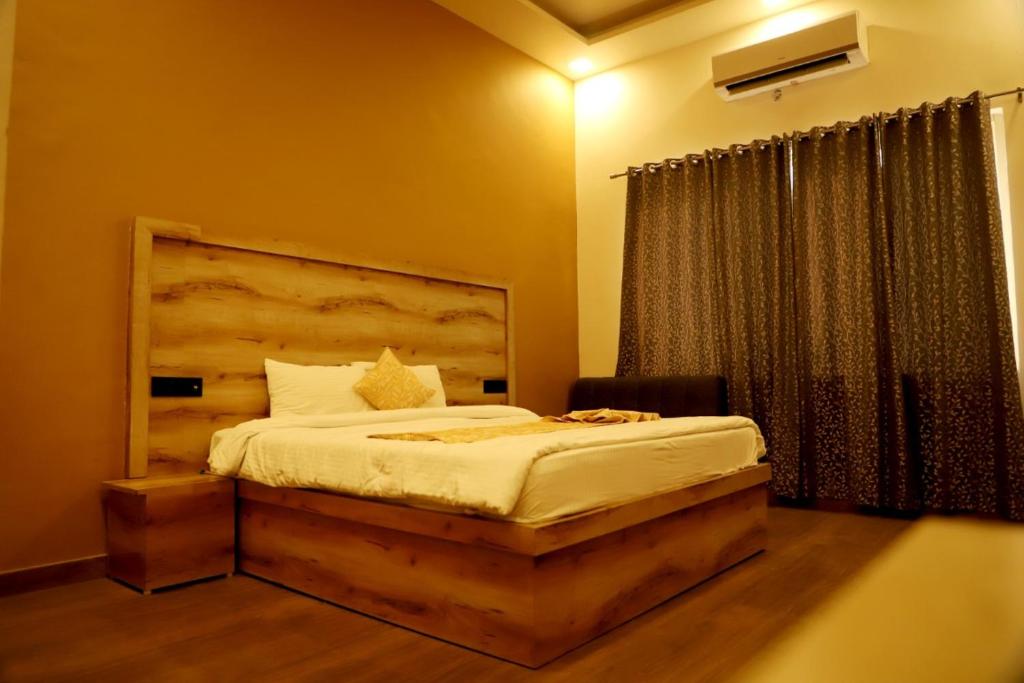 Madhuram Resort, Mau Rānīpur