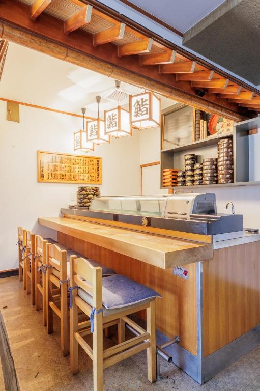 千本桜 Stay in an Old Sushi House, Ueda