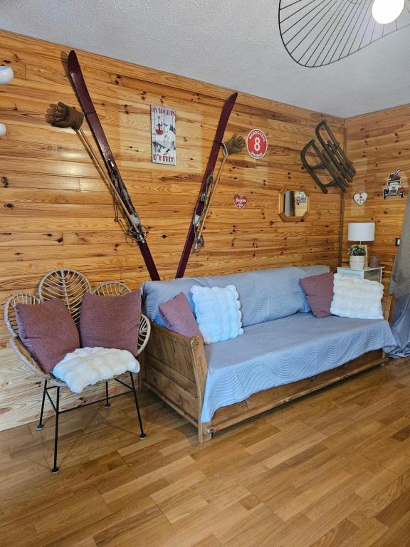 Aux pieds des pistes avec balcon - meublé 3 étoiles - 4