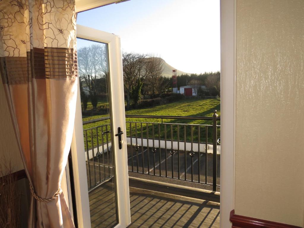 Glendale Guestrooms フロント・ロビー