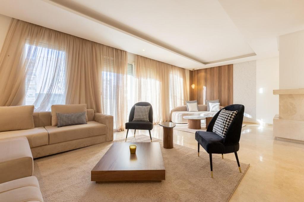 Modern 3BR with High Amenities and Stylish Decor, Oulad Akkou