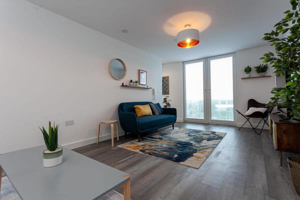 Modern & Spacious 2 Bed Apartment by Old Trafford, Manchester