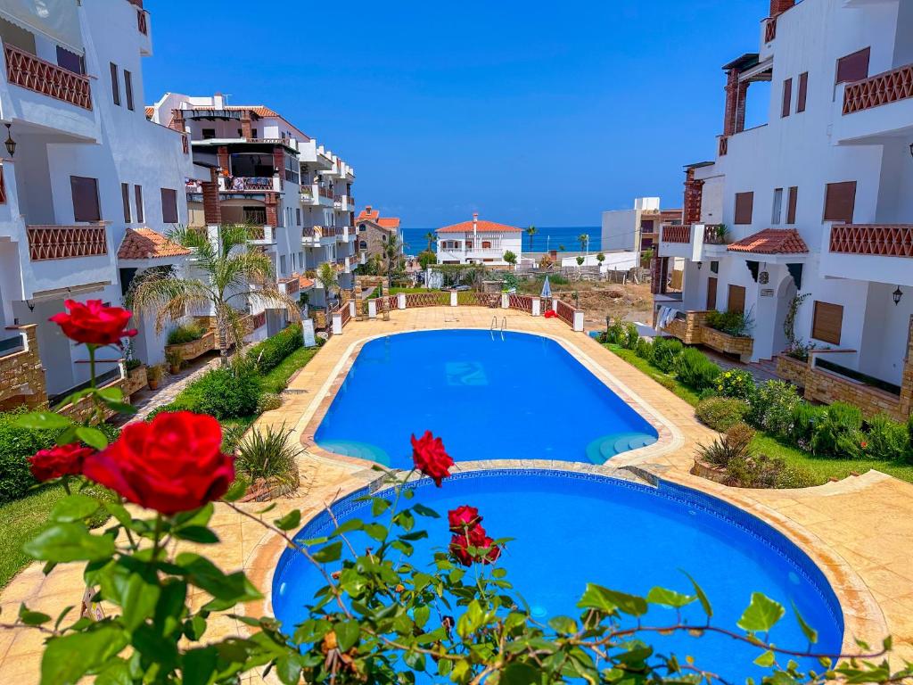 Spacious, Pool & Acces direct to sea, Oued Laou