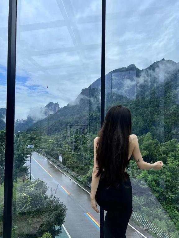 WARM PLACE, Čang-ťia-ťie