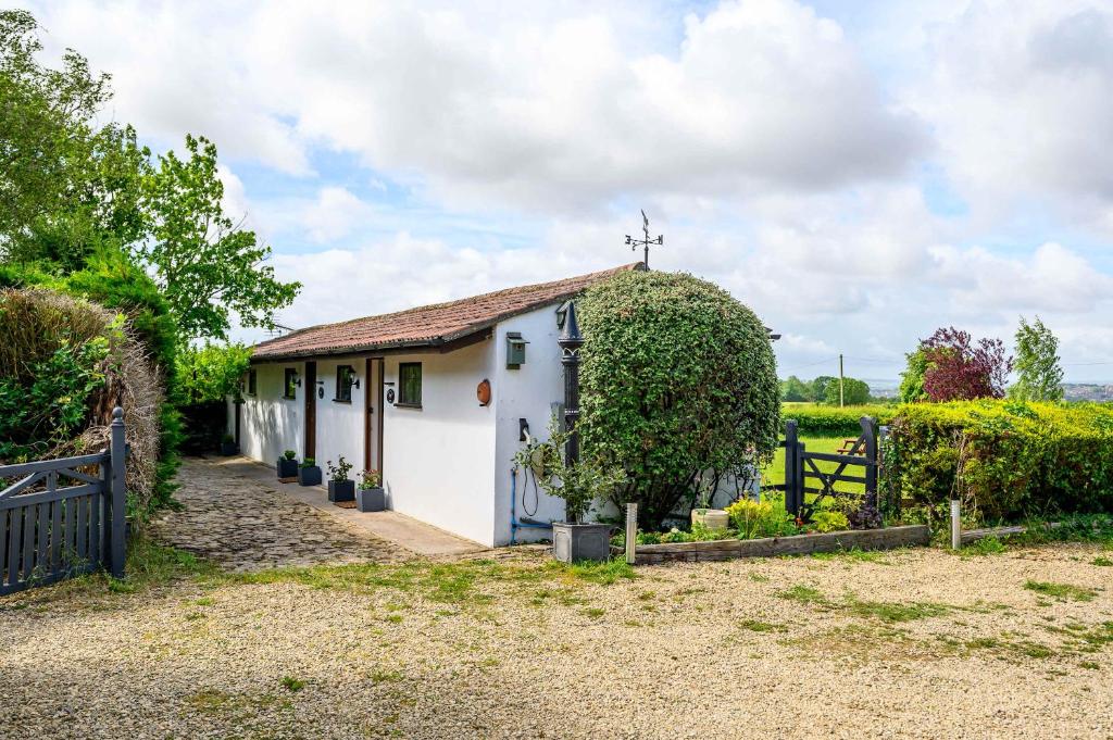 Siston Stables by STAE-Homes, Bristol