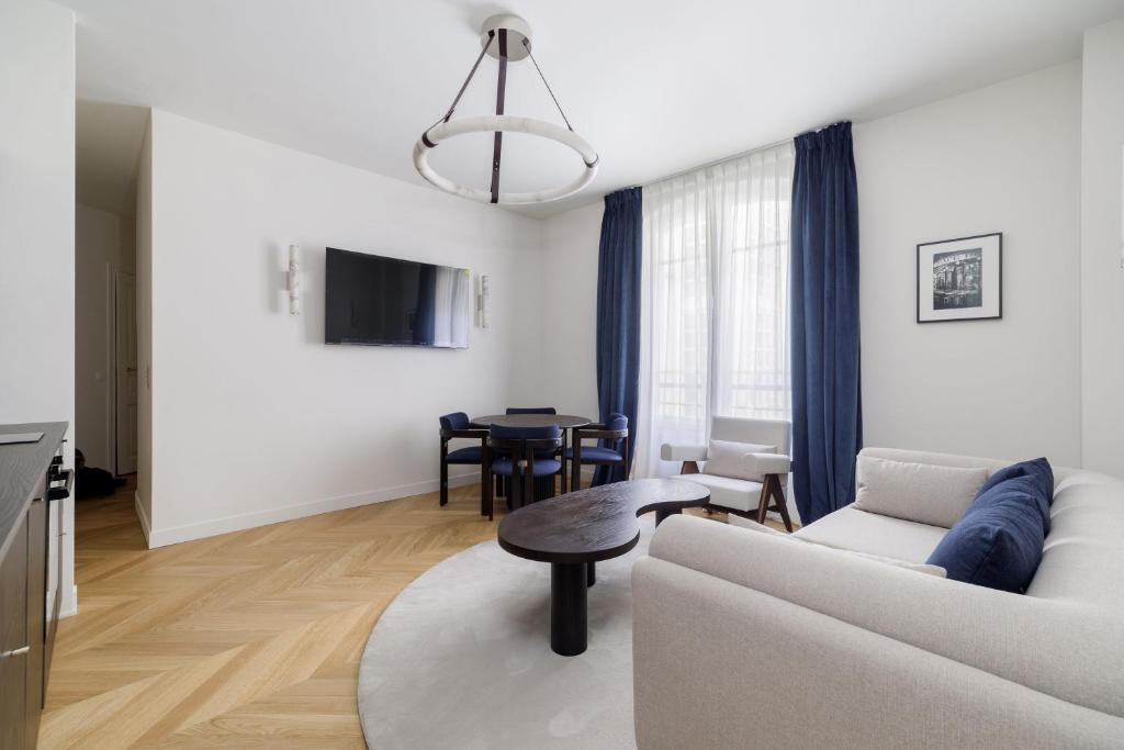 Splendid apartment with AC in Champs Élysées for 4PAX - 4