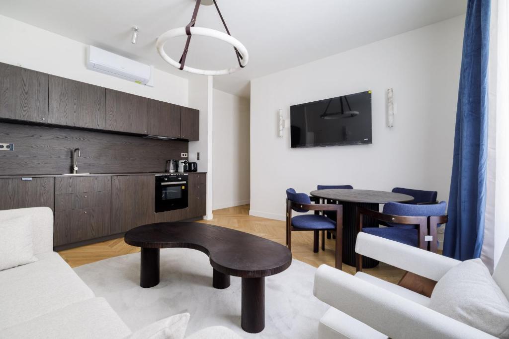Splendid apartment with AC in Champs Élysées for 4PAX - 2