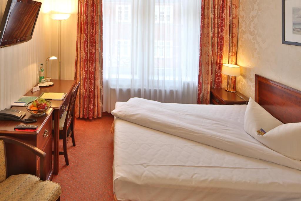 Hotel Elefant photo