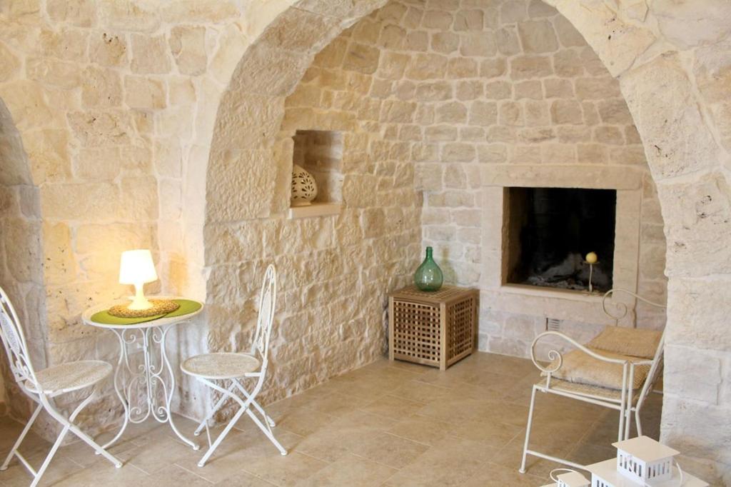 Trullo in Martina Franca, Italy - 4