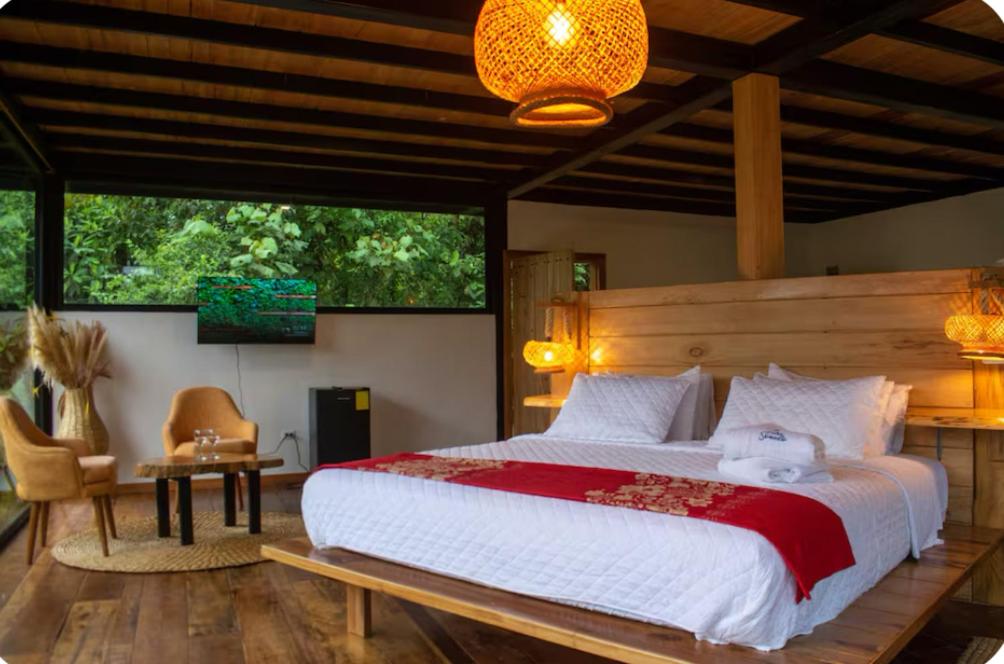 Suite Alpayaku, Suite Boutique Privada con Desayuno Incluido, Cedro Amazon Lodge - 2