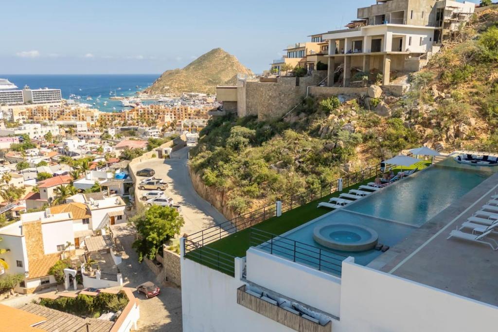 The best views and location, 2 BD, Cabo San Lucas