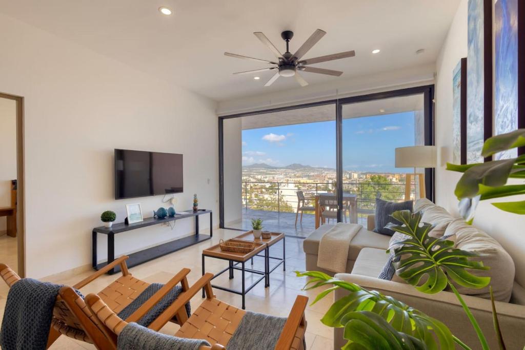 The best views and location, 2 BD - 3