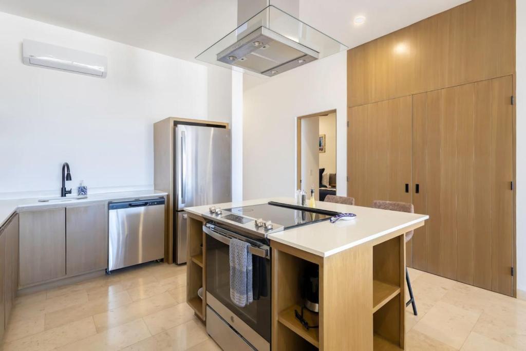 The best views and location, 2 BD - 4