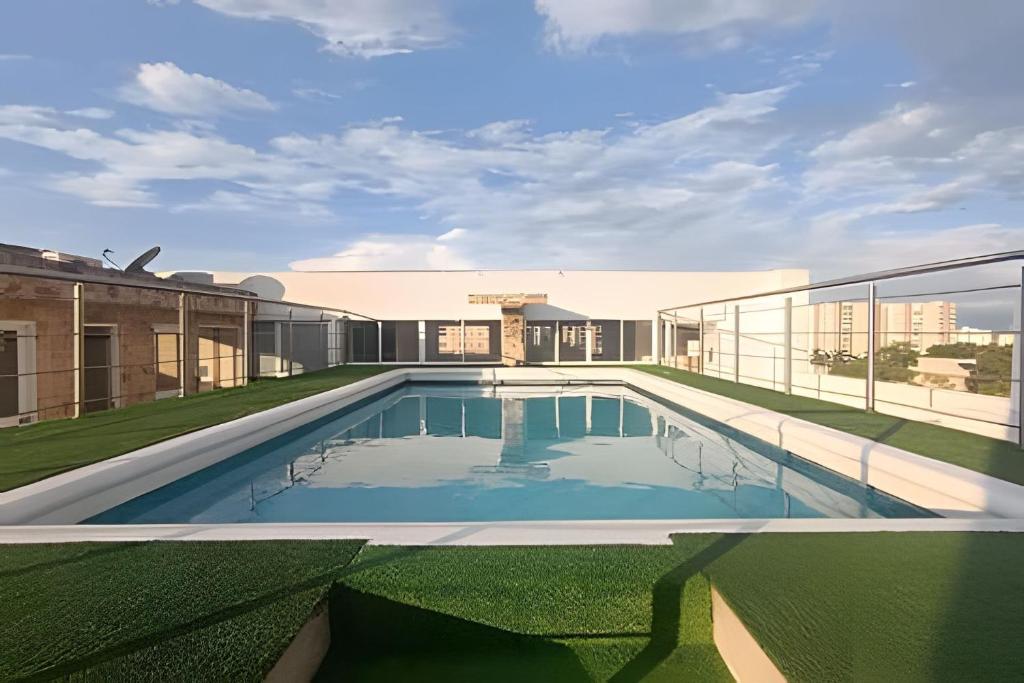 Piscina, jacuzzi en la flora Cali - 2