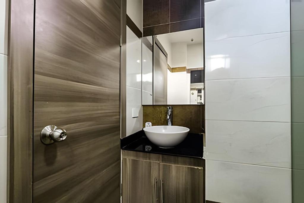 Piscina, jacuzzi en la flora Cali - 5