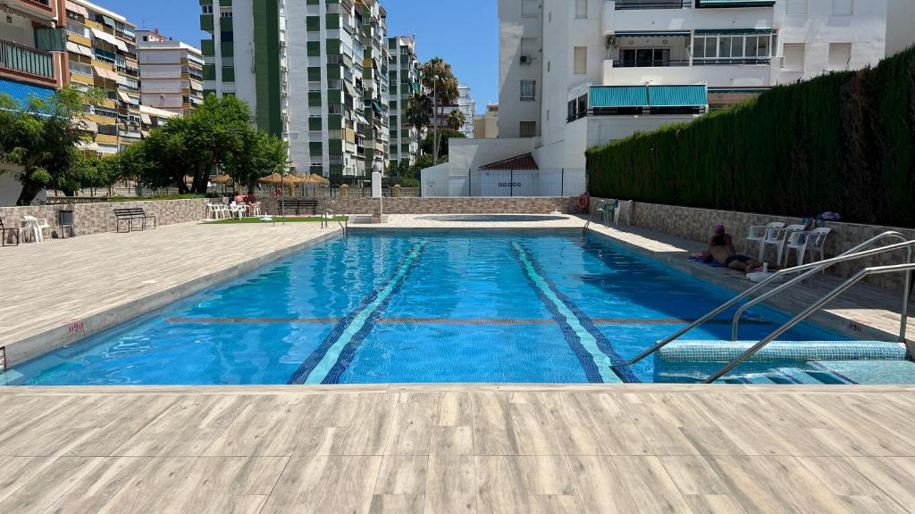 Apartamento con terraza y piscina junto a la playa - 3