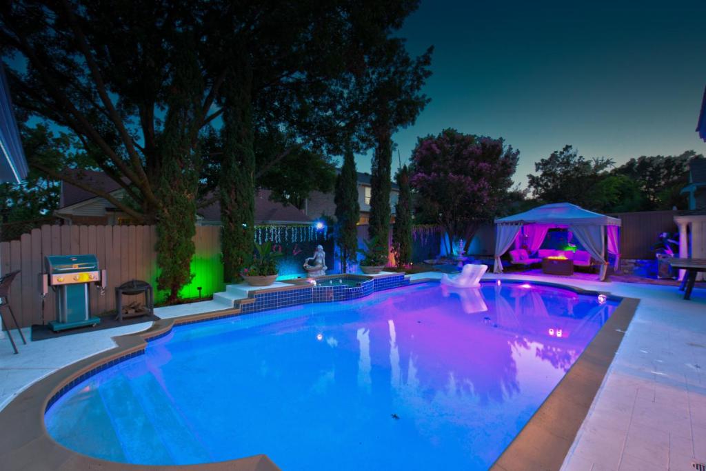 Rowlett Escape with Fire Pit and Lake Views, Rowlett