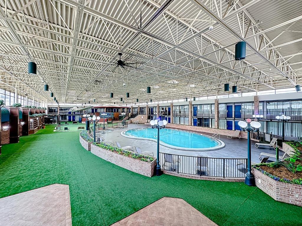 Stayable Jax West, Jacksonville