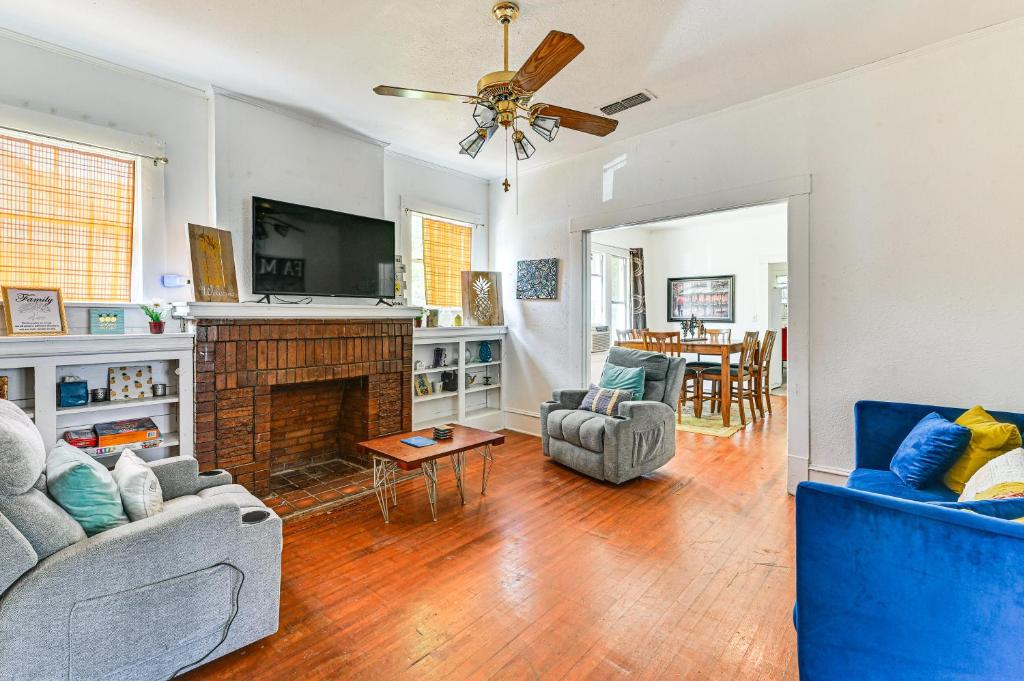 Beautiful, Spacious and Relaxing Shreveport Home, Shreveport