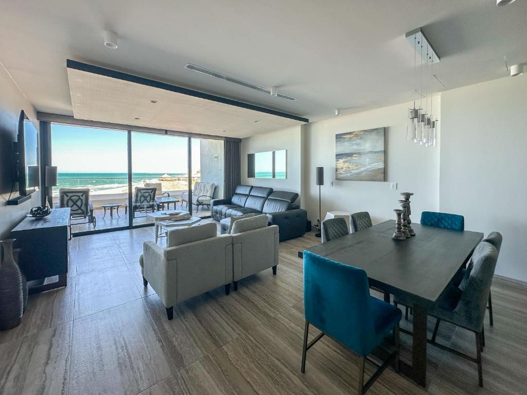 2BR Iconic Oceanfront Escape - 2