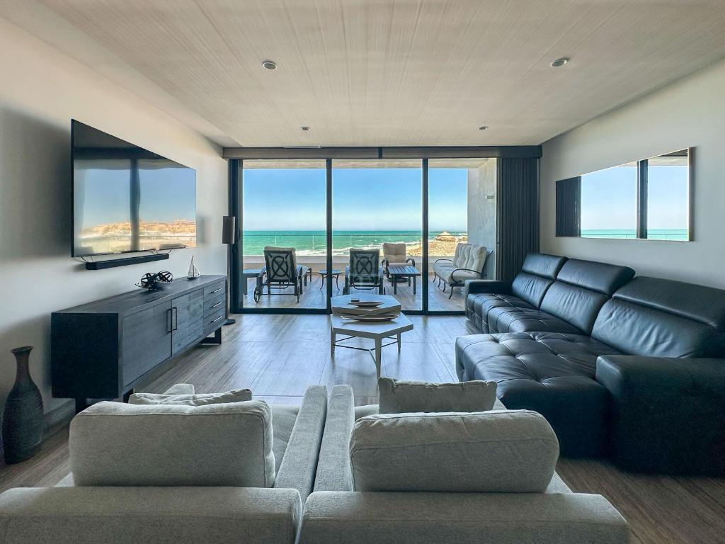 2BR Iconic Oceanfront Escape - 3