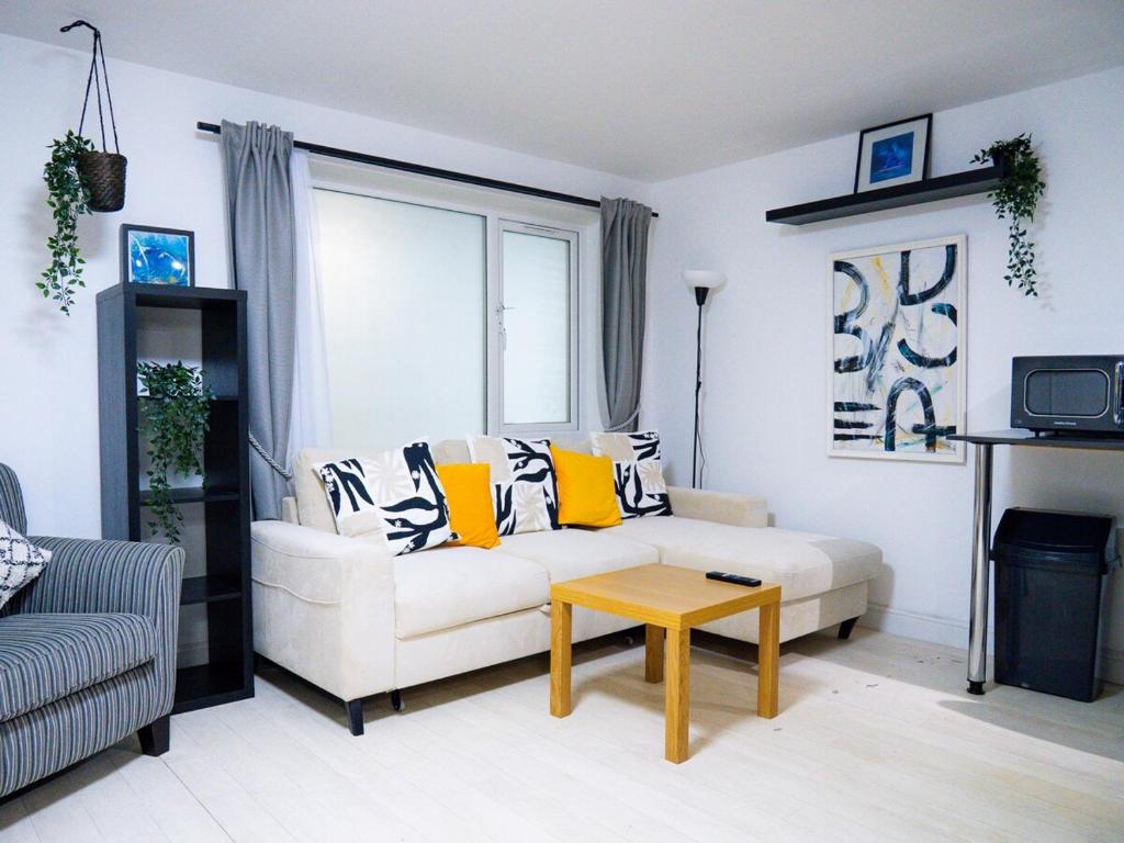 Modern Surf Pad near Towan Beach, Newquay photo 8
