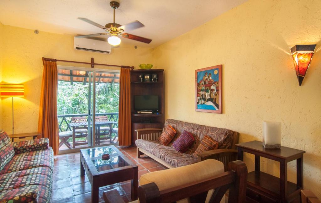 Charming authentic Mexico-Walk to beach & 5th Ave! - 2