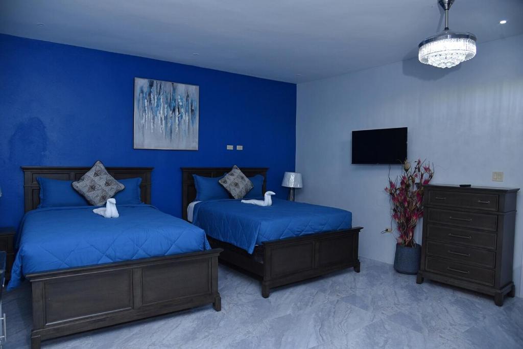 LS Stonethrow - Sapphire Deluxe, Montego Bay