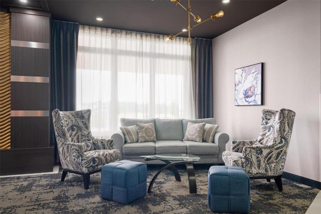 Best Western Premier Executive Residency Medicine Hat フロント・ロビー