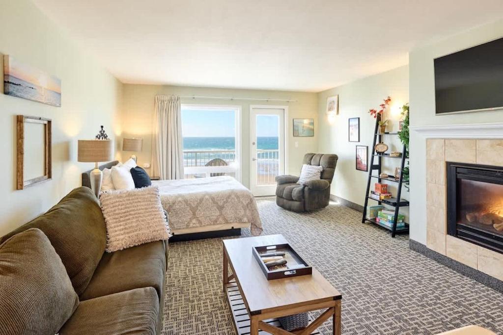 Ocean View Suite - Sleeps Six - Heated Indoor Pool & Hot Tub Access, Lincoln City