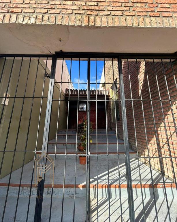 dpto en pleno tres cerritos salta muy cerca de la virgen del cerro - 2