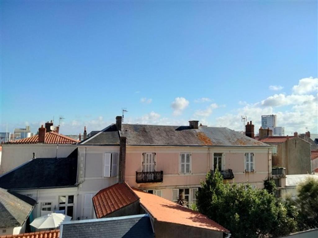 Appartement T2 - Accès Direct Plage, à 150m du Centre, Les Sables d'Olonne - FR-1-331-225 - 2